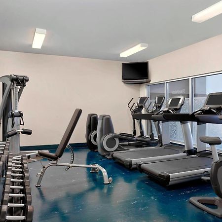 Four Points By Sheraton Hotel & Suites Calgary West Exteriör bild