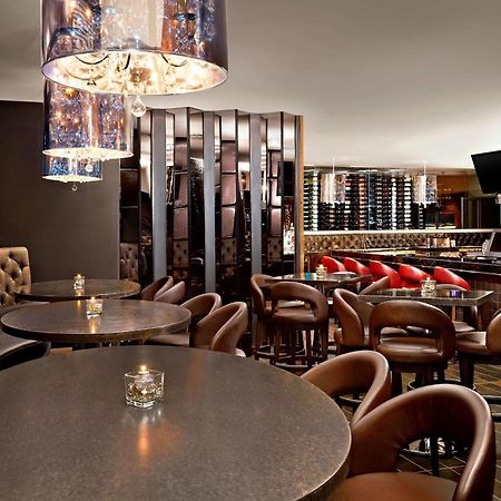 Four Points By Sheraton Hotel & Suites Calgary West Exteriör bild