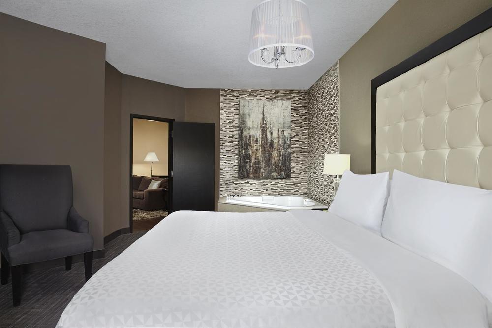 Four Points By Sheraton Hotel & Suites Calgary West Exteriör bild